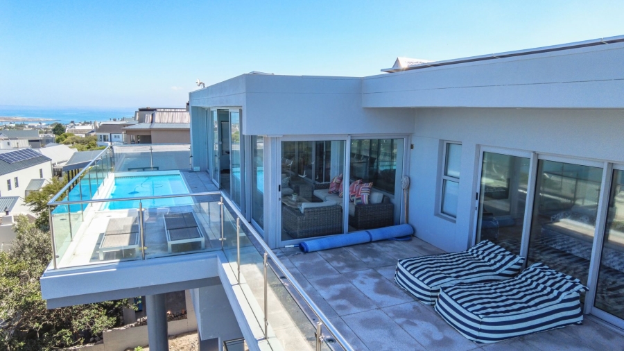 6 Bedroom Property for Sale in Myburgh Park Western Cape